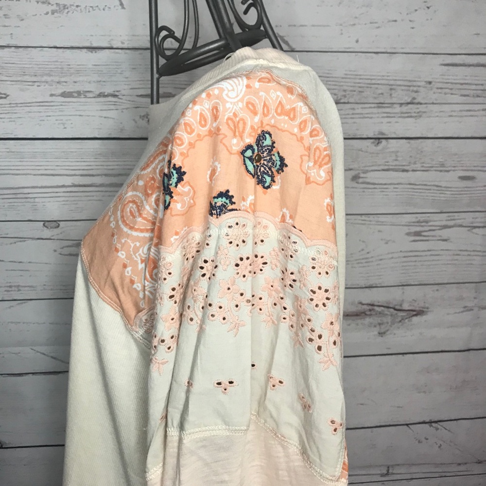 1) NWT We the Free Paisley & Floral Embroidered Top Size Medium - Picture 7 of 12